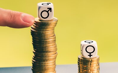 A mai naptól kezdve a nők mintha nem kapnának fizetést az év végéig, 2026-tól viszont fordulat jöhet a bérkülönbségekben
