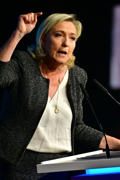 A szélsőjobb tűnik befutónak a francia időközi választások első fordulójában