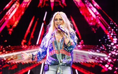 Anastacia a Balatonnál fagyizott, de azt hitte, Budapesten van