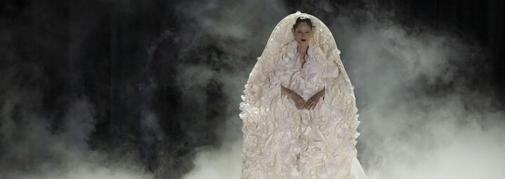 Aura, opera, olimpia – összegyűjtöttük a 2024-es őszi-téli Haute Couture Divathét legjobb pillanatait