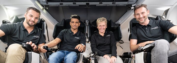 Befejezte a kiképzését a magyar űrhajós, akit a következő hónapban már ki is lőhetnek az űrbe