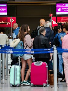 Bekeményít a Wizz Air a kézipoggyászok méretét illetően