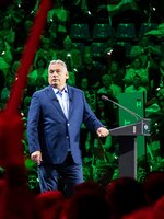 Beléptem a Harcosok Klubjába helyetted is, hogy megtudjam, merre van az előre