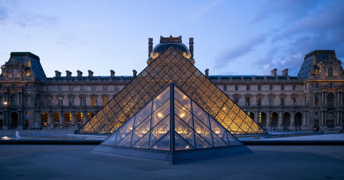 Besokalltak a turistáktól a dolgozók, nem nyitott ki a Louvre