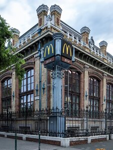 Bezárt a Nyugati téri McDonald’s, lenyűgöző megújulás vár az ország legszebb gyorséttermére