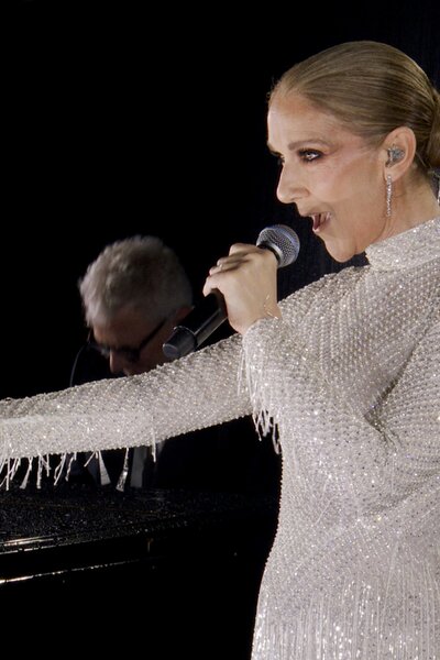 Celine Dion visszatért, Lady Gaga pedig tollba borult: a párizsi olimpia nyitóünnepsége a sztereotípiákról szólt