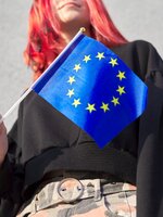 Csereprogramok, gyakornokság, önkénteskedés EU-s pénzből – összeszedtük, miért jó uniós fiatalnak lenni