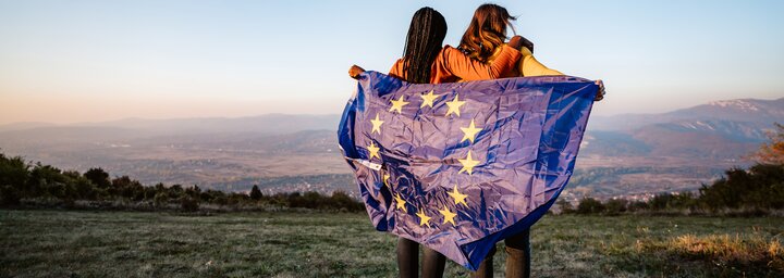 Csillagos zászló, uniós pénzek, roaming és könnyű utazás – Életünk részei, de valóban is ismerjük az Európai Uniót?