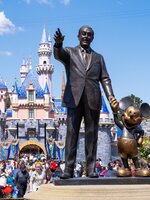 Disneyland sötét oldala: gyilkosságok, balesetek és embertelen munkakörülmények a világ legvarázslatosabb helyén