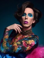Drag queenbe öltözteti a homofób politikusokat ez az Instafiók – Netán van közöttük ismerős arc?...