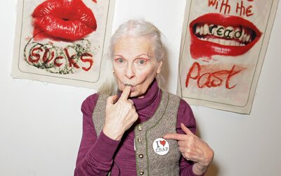 Elárverezik Vivienne Westwood ruhagyűjteményét