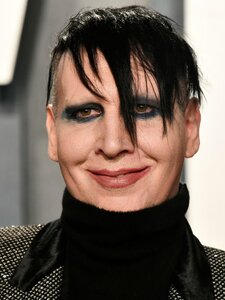 Elítélték Marilyn Mansont, aki munka közben alázott porig egy koncertvideóst