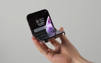 Elkészült az első hajlítható kamu Iphone – Ennyi nyavaját telefon még nem hordozott magában