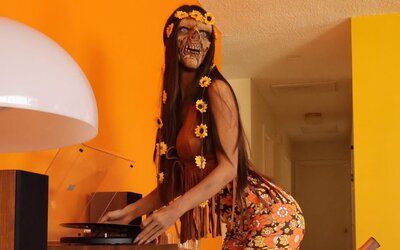 Élőhalott glam: hogyan hódítják meg a TikTokot a zombilányok