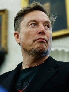 Elstartolt az Elon Musk-féle Grokipedia, amely kísértetiesen hasonlít a Wikipédiára