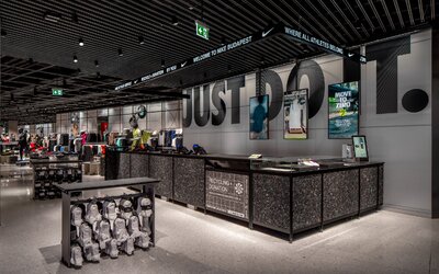 Európa egyik legnagyobb Nike boltja nyílt meg Budapesten – Itt szerezheted be a kivételesen egyedi cuccokat!