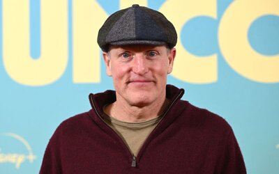 Ezúttal egy kultúrprogramra ugrott be a Budapesten forgató Woody Harrelson