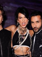 Ezúttal lopással vádolják a SHEIN-t – úgy tűnik, Dua Lipa is egyetért a kritikákkal