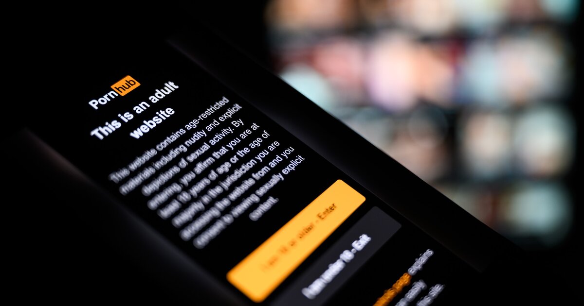 Felcseszte magát a Pornhubot tulajdonló cég a kiskorúakat védő új francia törvényen, leállnak az országban