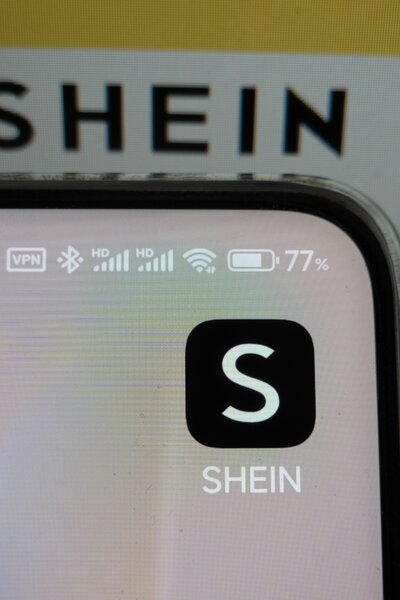 Gyerekszerű szexbabák értékesítése miatt vizsgálódnak a Shein után