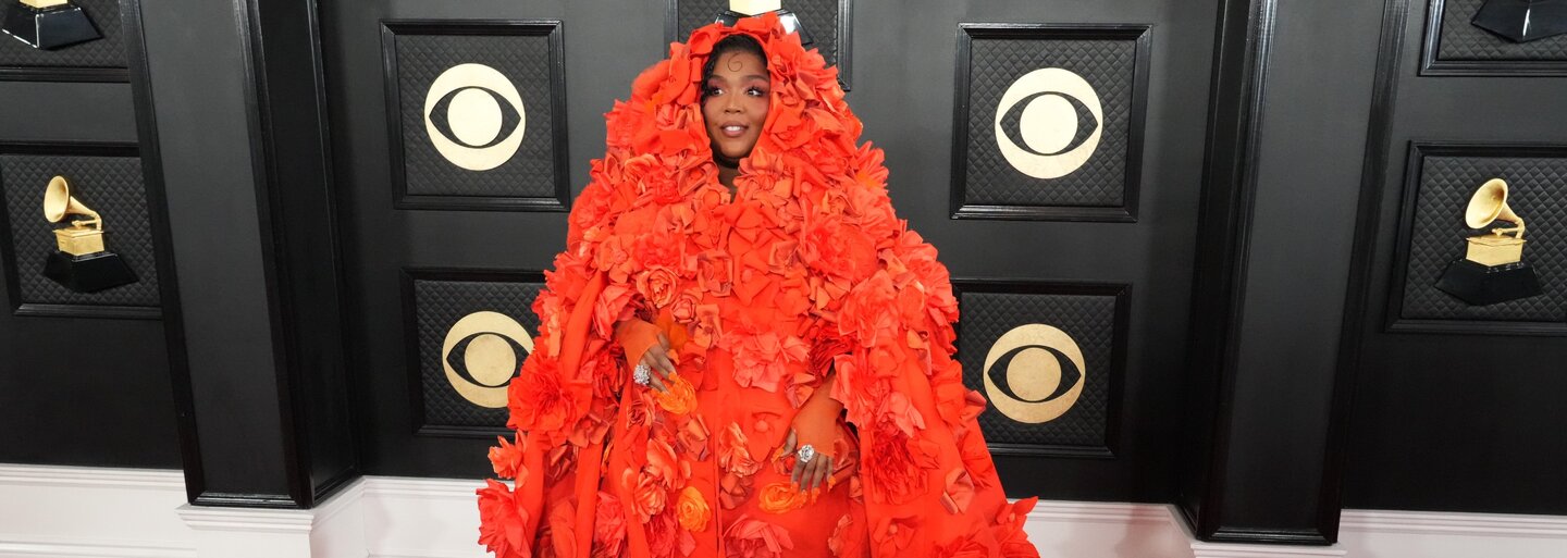 Habosbabos rózsaszín, talpig latex és Szörnyella de Frászt megszégyenítő: ezek voltak a legfeltűnőbb outfitek a Grammy-gálán