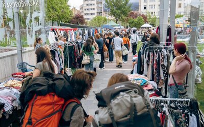 Így szabadulj meg a ruháidtól, ha már unod a Vintedet: ruhacserék és -vásárok Budapesten