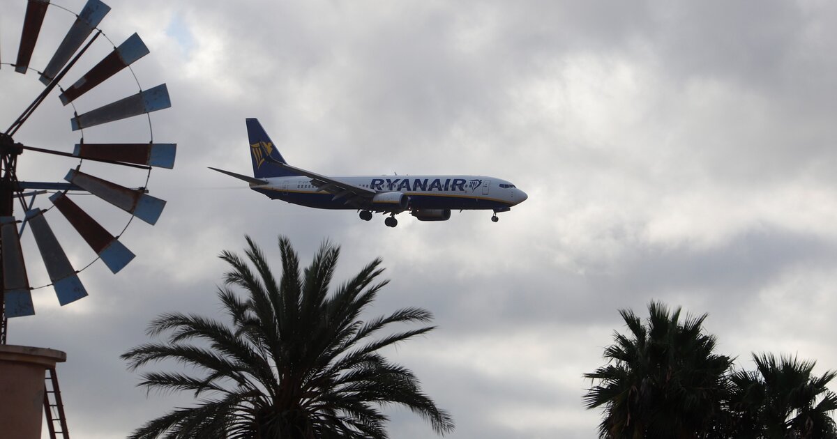 Indulás közben volt tűzriadó a Ryanair gépén a mallorcai reptéren, a szárnyakról ugráltak le az utasok