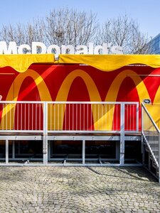 Kamionnal pótolják a McDonald’s Nyugati téri éttermét