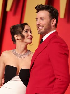 Két évvel titkos esküvője után apa lett Amerika Kapitány