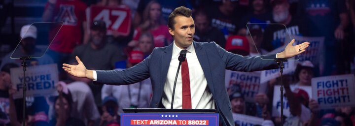 Ki volt a merénylet áldozatává váló Charlie Kirk? Portrénk a republikánus elitbe felmászó (szélső)jobboldali influenszerről