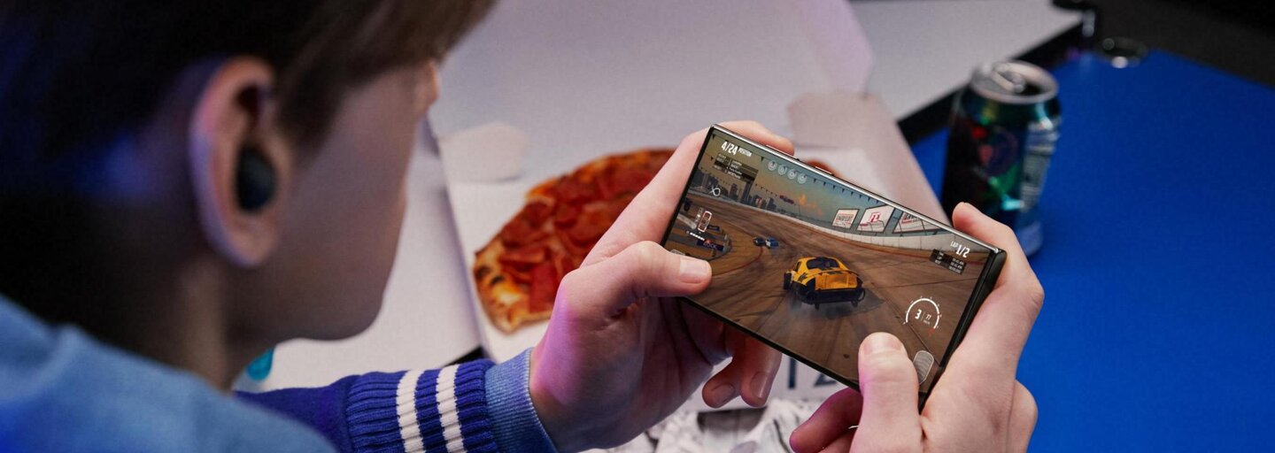 Kiderült, mit tudnak a Samsung új csúcstelefonjai, és mennyiért lesznek kaphatóak
