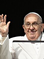 Kidobóemberként kezdte, majd a katolikus egyház feje lett – Ferenc pápára emlékezünk