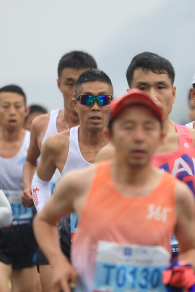 Kizárták a pekingi félmaraton győztesét, mert három afrikai futó direkt belassított mögötte