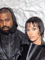 Kontrolláló kapcsolat vagy művészi önkifejezés – Ki Bianca Censori, Kanye West 29 éves felesége? 