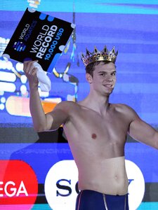 Kós Hubert világcsúcsot úszott 200 méter háton