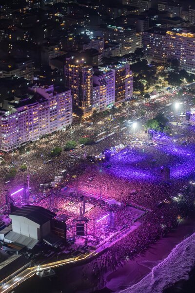 Közel 1,6 millió embernek adott ingyenes koncertet Madonna Brazília egyik leghíresebb tengerpartján