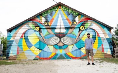 Kultúrával megspékelt túra a Balatonnál: csekkold te is a zánkai street art kiállítást!