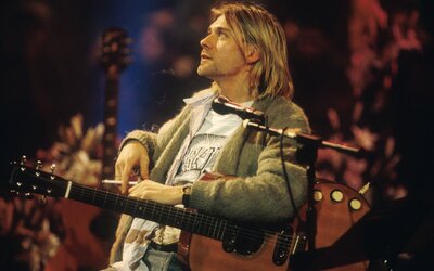 Kurt Cobain gitárja még összezúzva és használhatatlanul is elég szép summáért talált gazdára