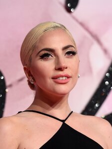 Lady Gaga a velencei filmfesztiválról jelentette be, hogy mikor érkezik az új lemez első dala