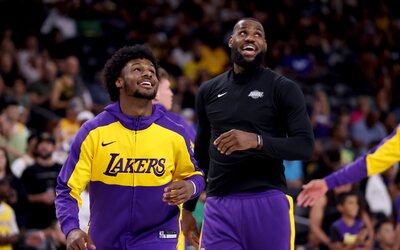 LeBron James és fia, Bronny sporttörténelmet írt az NBA-ben