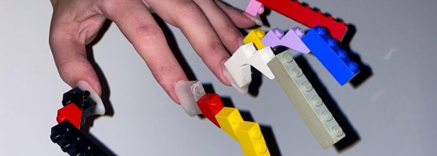 Legókörmöktől a piercinges, pszichedelikus látomásokig – 7 extravagáns magyar körmös művész, akinek bármikor odaadnánk a kezünket