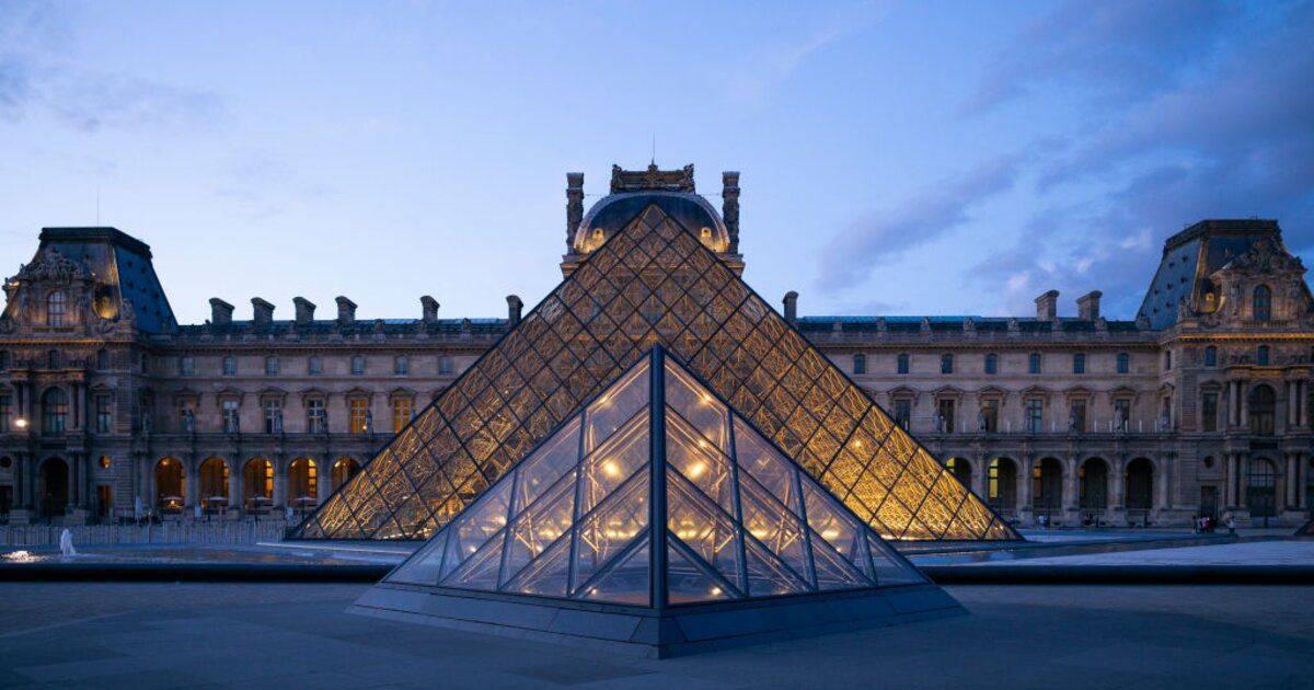 Letartóztattak két gyanúsítottat a Louvre kirablása ügyében