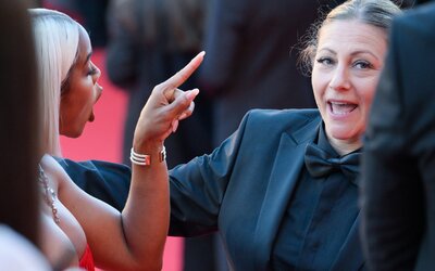 Letessékelték Kelly Rowlandet a vörös szőnyegről Cannes-ban, az énekesnő kifakadt