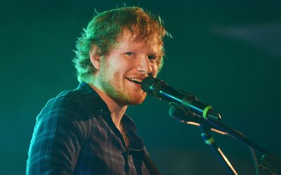 Májusban érkezik az új Ed Sheeran album – Érzelmes Facebook-posztban vallott depressziójáról a brit énekes