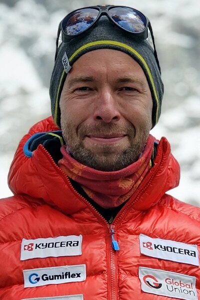 Már 12 halottja van az Everest mostani szezonjának, Suhajda Szilárd mellett négy másik mászó is eltűnt