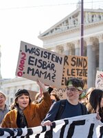 Már egy kisvárosnyi magyar diák jár iskolába Ausztriában, és ez a szám csak nőni fog