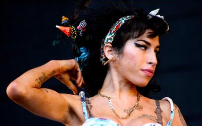 Megérkezett az Amy Winehouse-ról szóló életrajzi film első előzetese