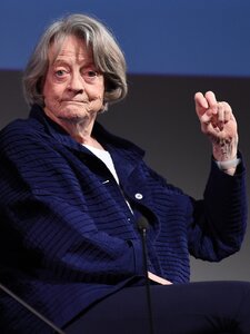 Meghalt Maggie Smith, a Harry Potter-filmek és a Downton Abbey színésze