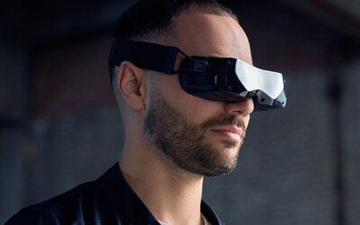 Megint a liliputi a divat: megérkezett a világ legkisebb VR szemüvege