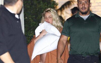 Mentő érkezett Britney Spearshez egy szállodába, ahol amerikai lapok szerint veszekedés közben bántalmazta a barátja